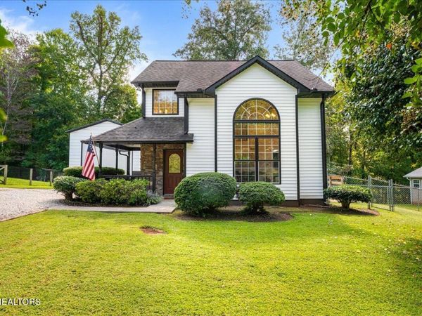 804 Pine Hollow Rd, Jacksboro, TN 37757