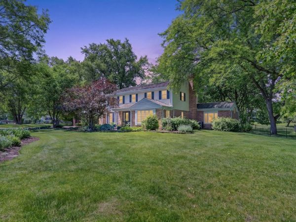 38 Forest Hills Road , Lake Bluff, IL 60044