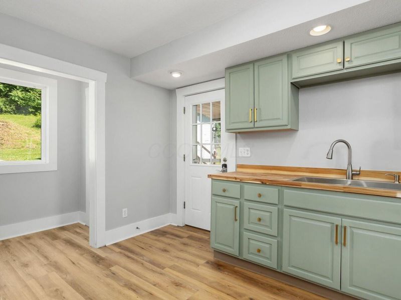 9945 Raiders Road, Frazeysburg, OH 43822 Photo 8