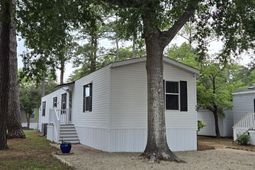 418 Delton Dr. photo 4