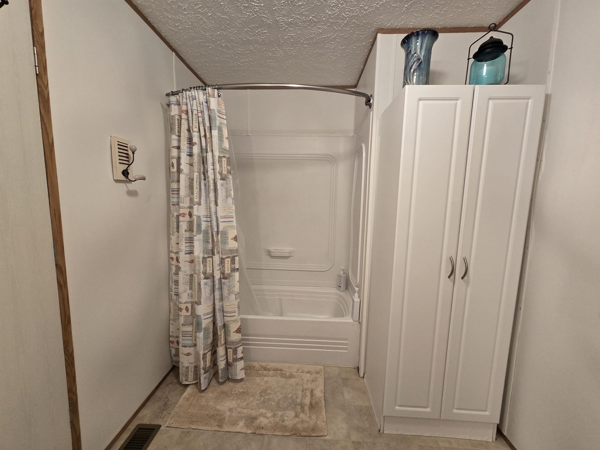418 Delton Dr. Photo 33