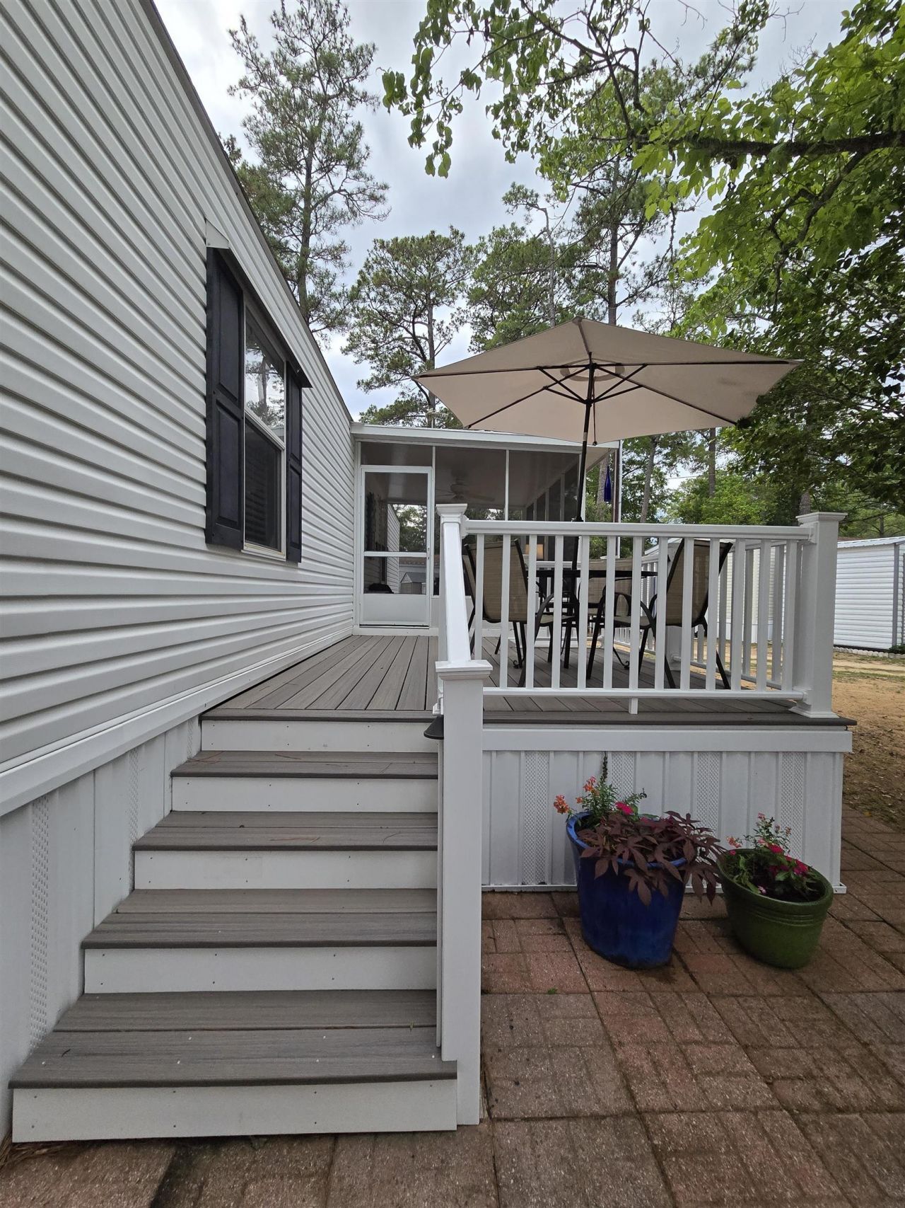 418 Delton Dr. Photo 9