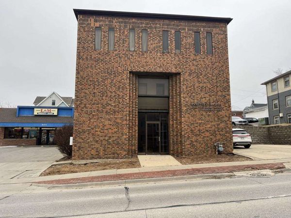 510 E Burlington, Iowa City, IA 52240