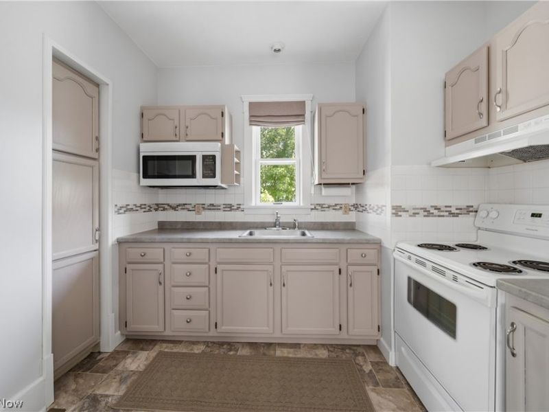 2613 Crown Place NW, Canton, OH 44708 Photo 10
