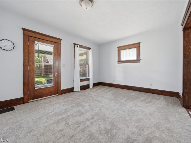 2613 Crown Place NW, Canton, OH 44708 Photo 3