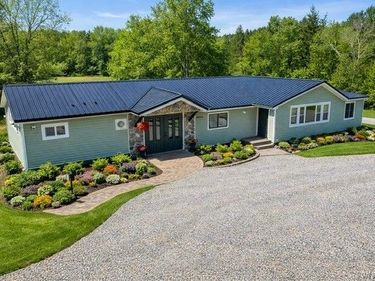 8064 State Road, Colden, NY 14033