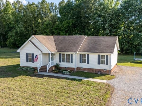 9825 Cedar Lane , Disputanta, VA 23842