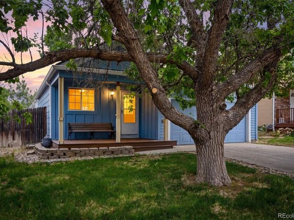 9933 Fairwood Street , Littleton, CO 80125