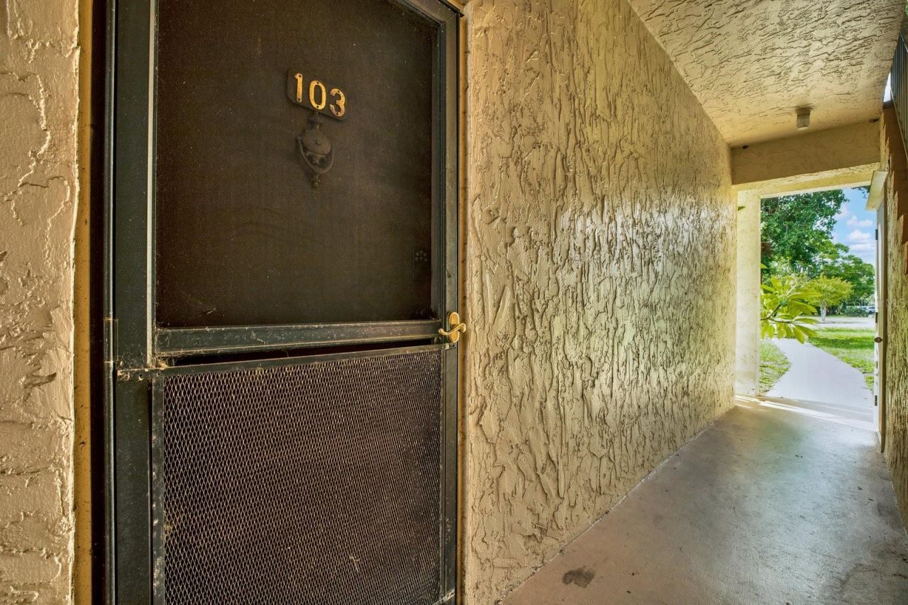 6360 1st Street N, Unit 103, Saint Petersburg, FL 33702 Photo