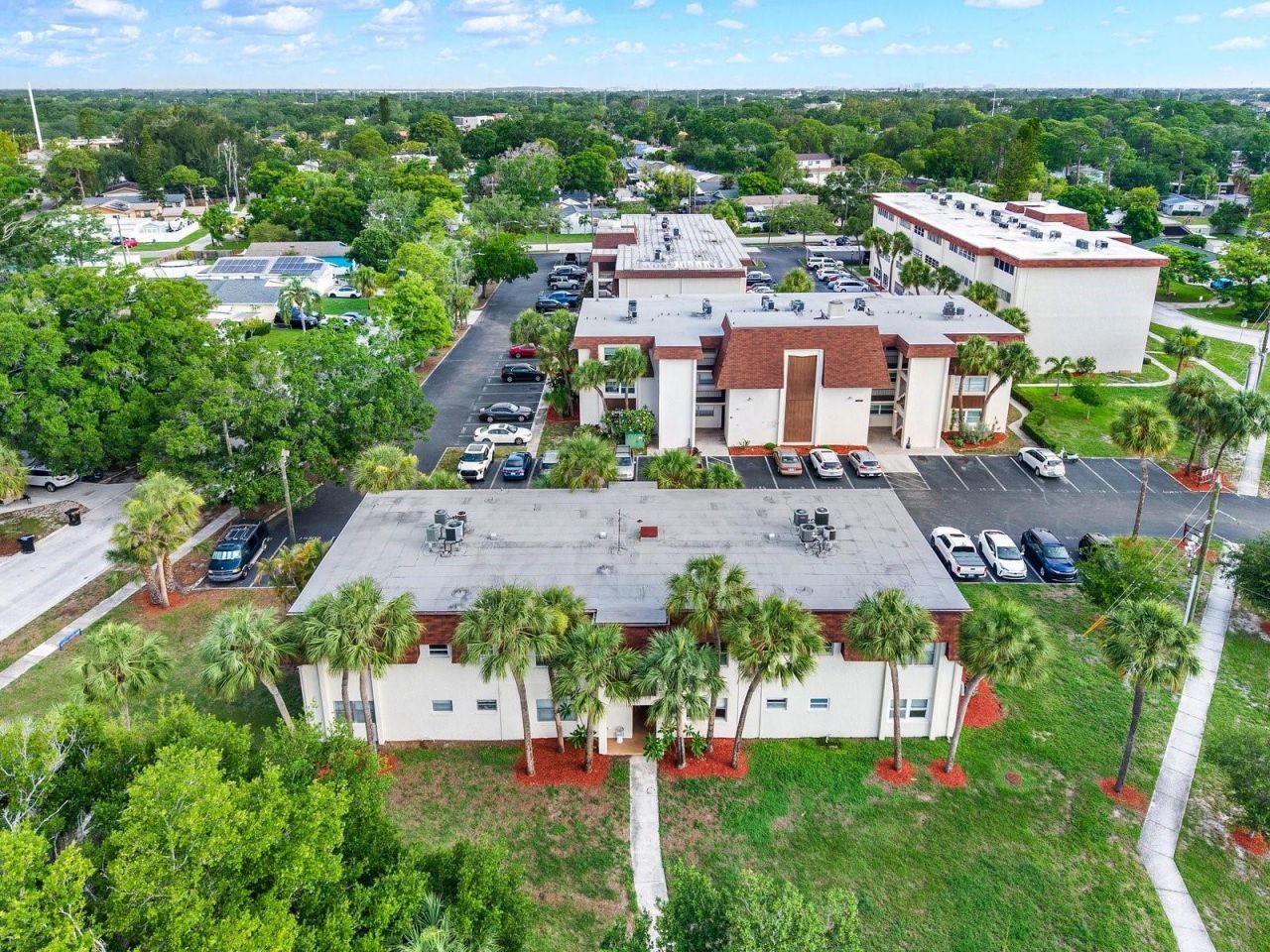6360 1st Street N, Unit 103, Saint Petersburg, FL 33702 Photo