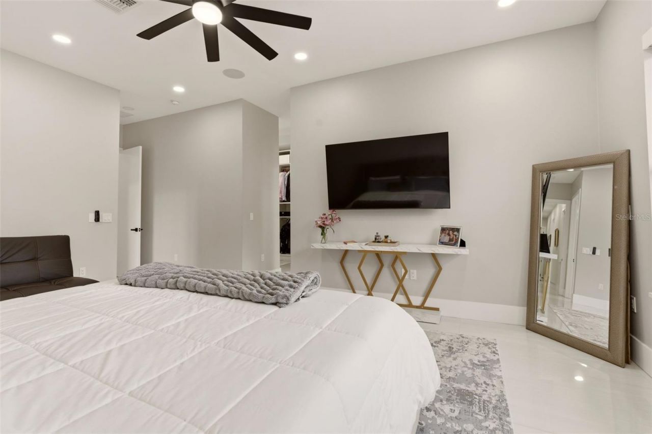 9889 Lake Georgia Drive, Orlando, FL 32817 Photo