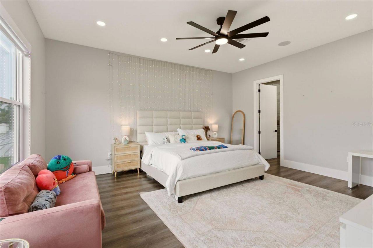 9889 Lake Georgia Drive, Orlando, FL 32817 Photo