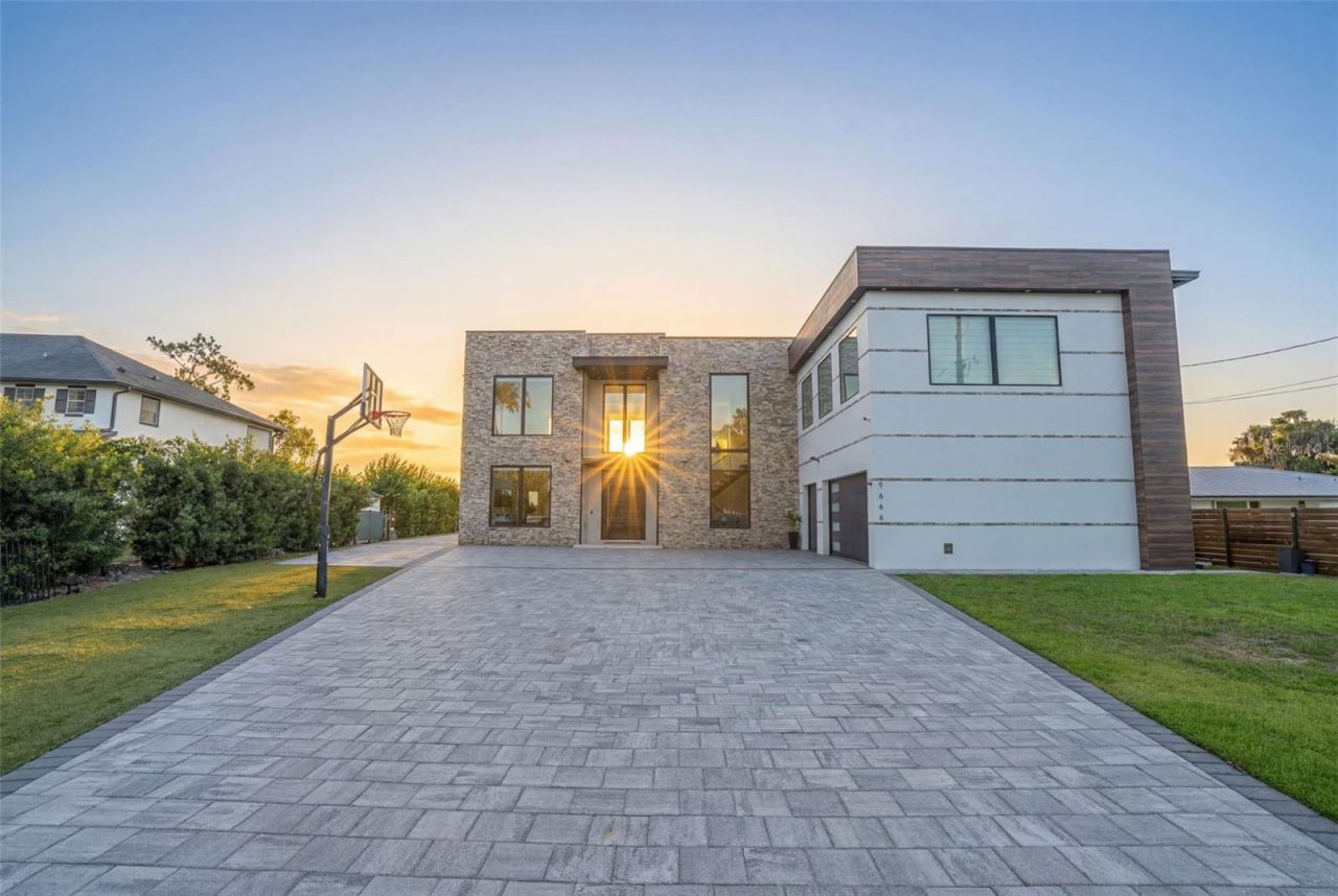 9889 Lake Georgia Drive, Orlando, FL 32817 Photo