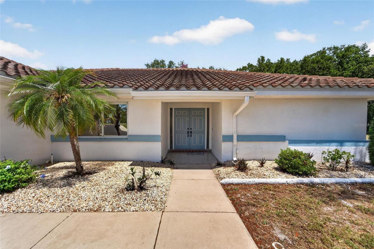 2015 Berry Roberts Drive , Sun City Center, FL 33573 Main Photo