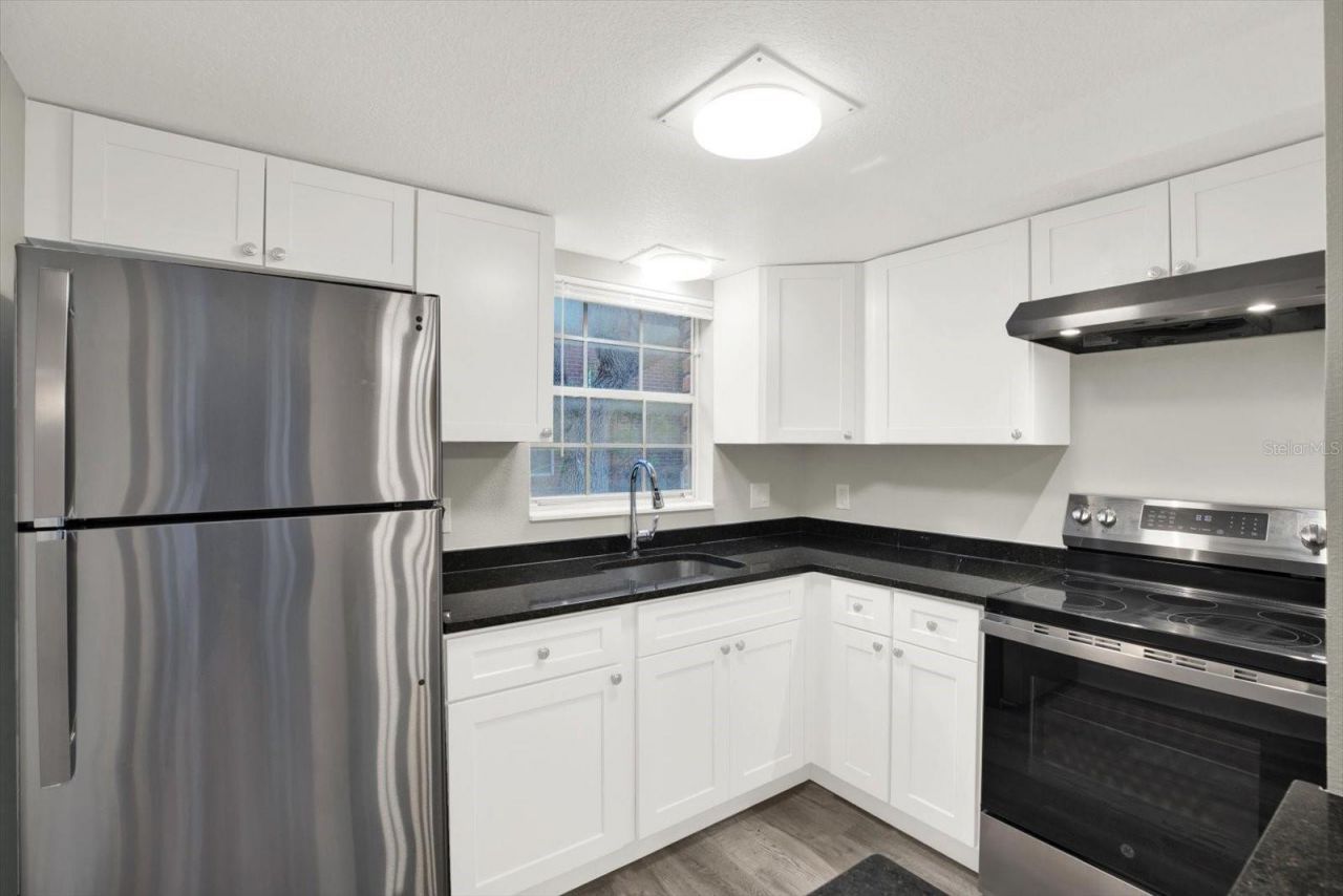8345 13th Street N, Unit B, Saint Petersburg, FL 33702 Photo