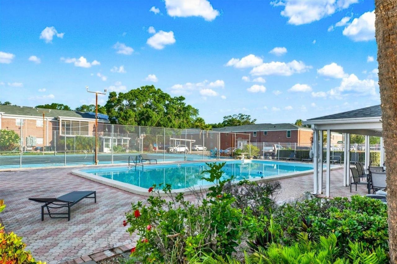8345 13th Street N, Unit B, Saint Petersburg, FL 33702 Photo