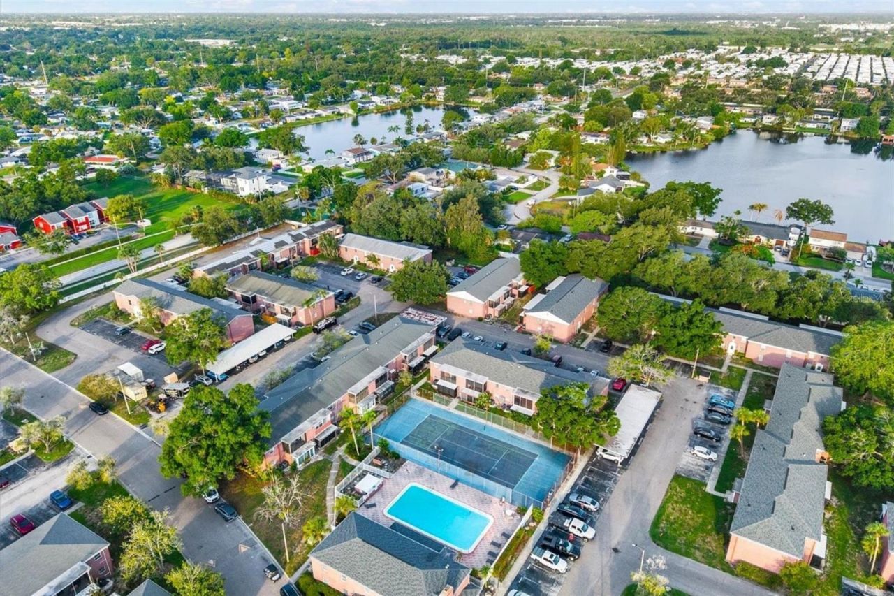 8345 13th Street N, Unit B, Saint Petersburg, FL 33702 Photo