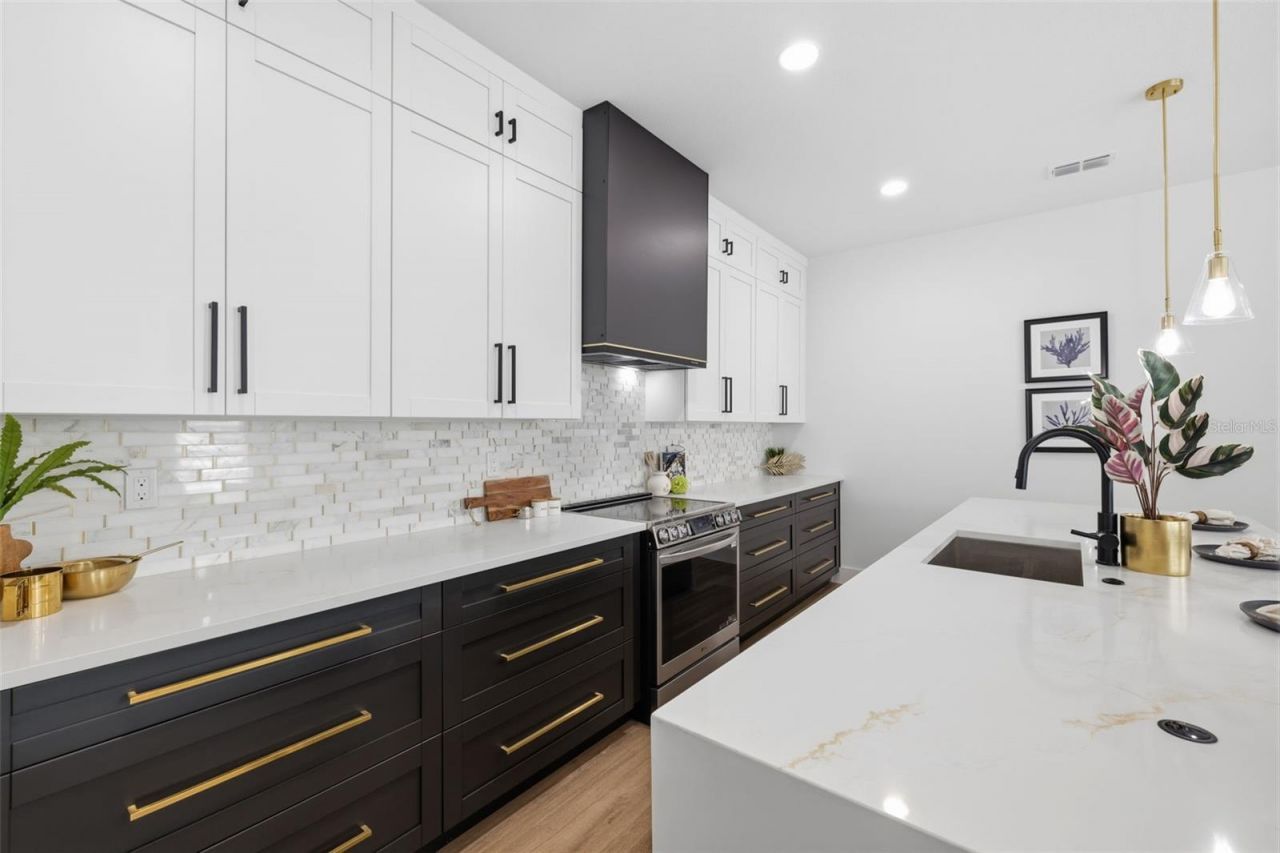 2328 W La Salle Street , Tampa, FL 33607 Photo