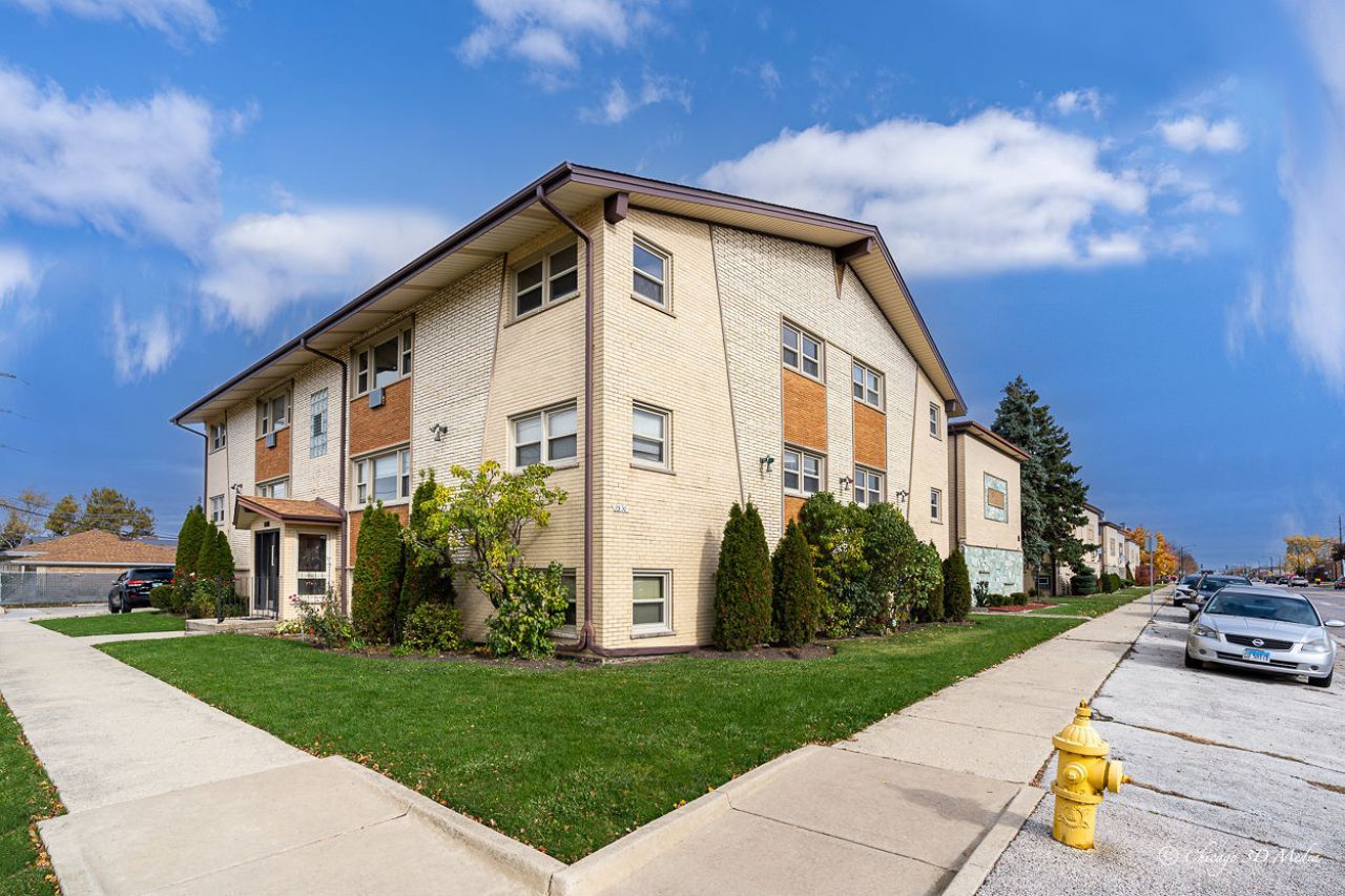 4747 N Ronald Street , Unit 1A, Harwood Heights, IL 60706 Main Photo