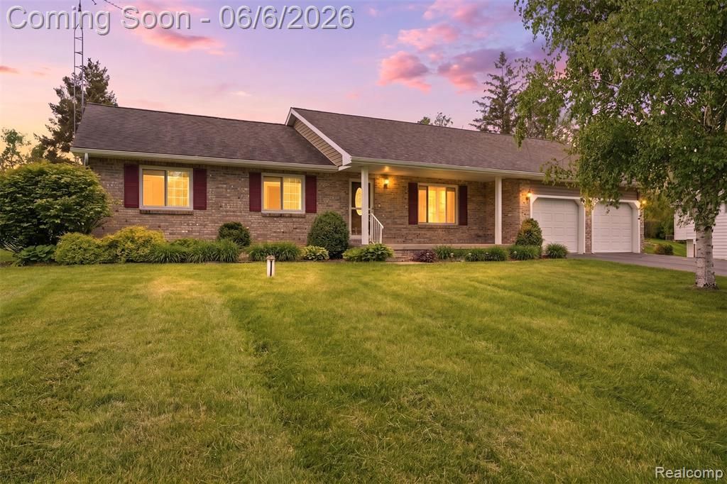 2482 Valley Lane Drive, Grand Blanc Township, MI 48439 Main Photo