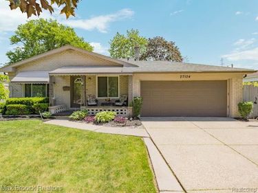 27124 Bradner Drive, Warren, MI 48088