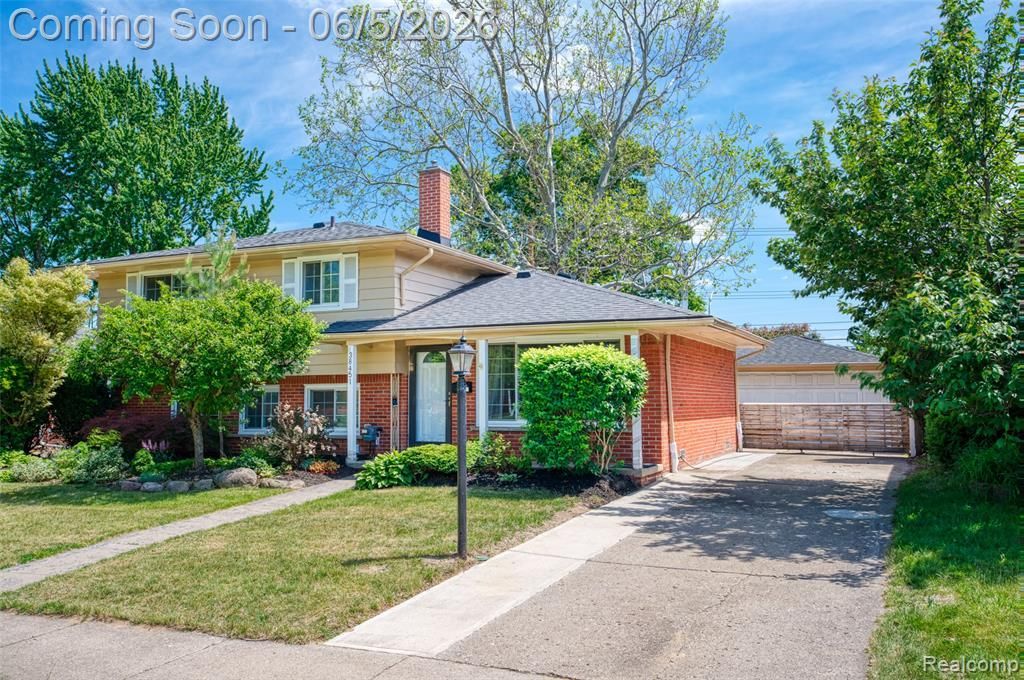 38451 Richland Street, Livonia, MI 48150 Main Photo