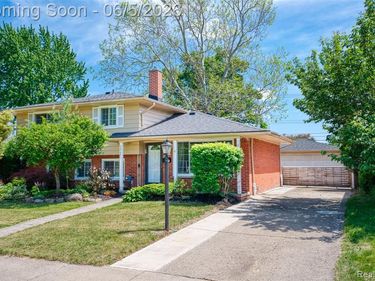 38451 Richland Street, Livonia, MI 48150