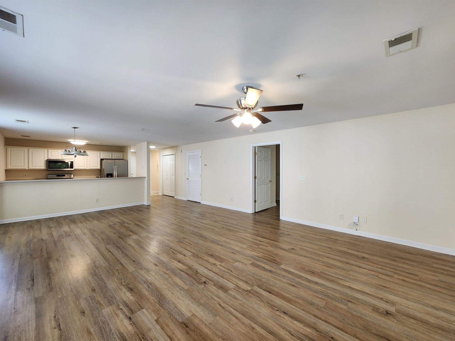 4846 Meadowsweet Dr.  Photo 6