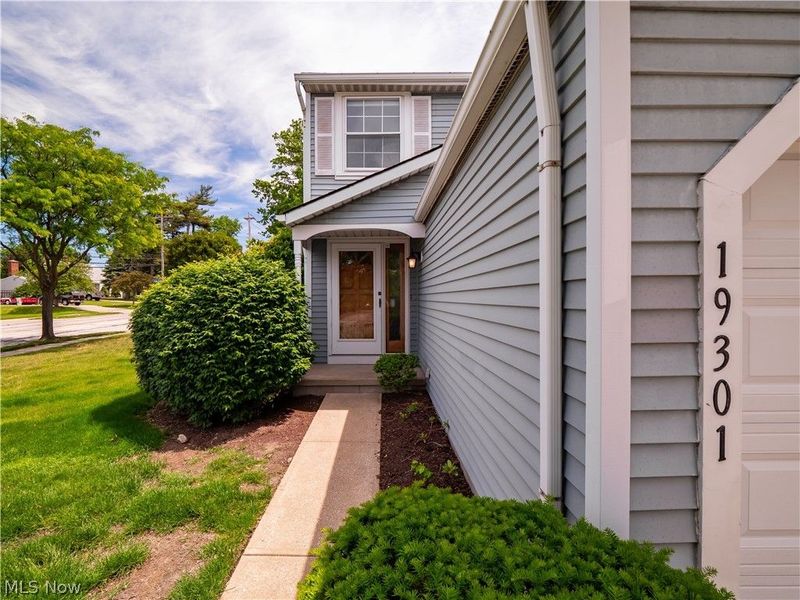 19301 Puritas Avenue, Cleveland, OH 44135 Photo 2