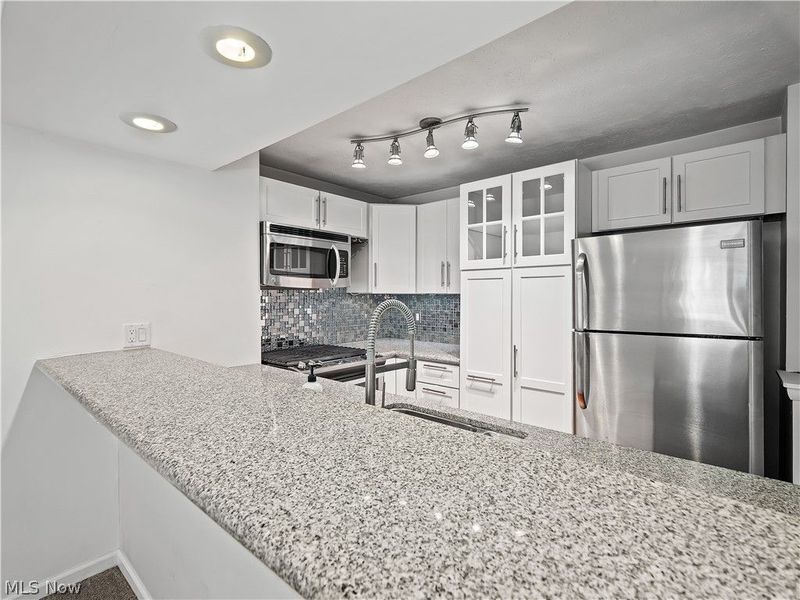 19301 Puritas Avenue, Cleveland, OH 44135 Photo 7