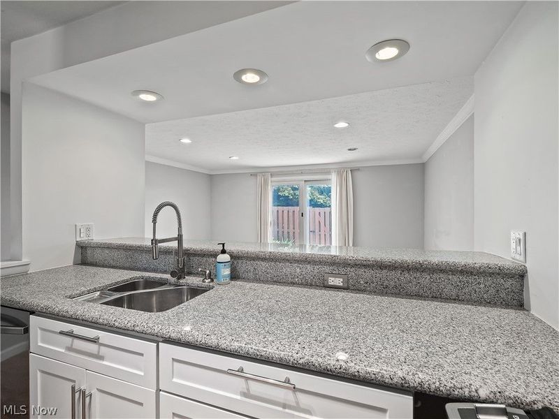 19301 Puritas Avenue, Cleveland, OH 44135 Photo 8