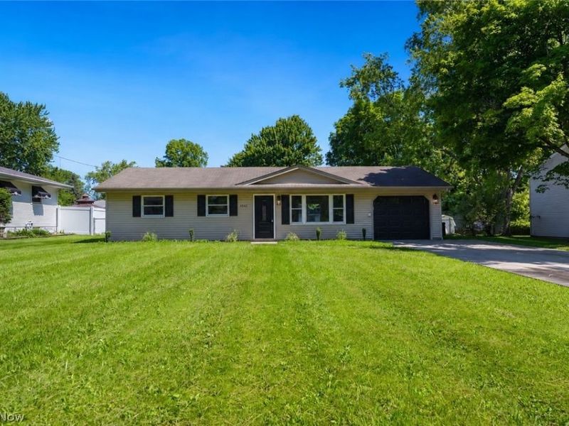 4542 Plumbrook Drive, Canfield, OH 44406 Photo 1