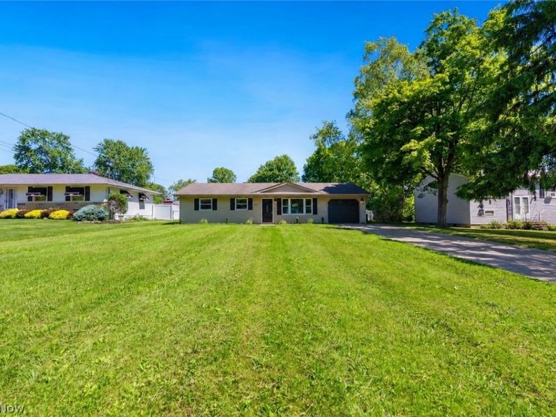 4542 Plumbrook Drive, Canfield, OH 44406 Photo 2