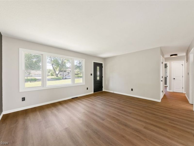 4542 Plumbrook Drive, Canfield, OH 44406 Photo 8