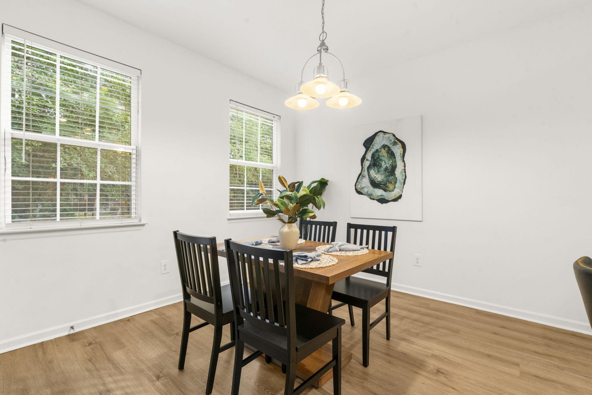 111 Larissa Drive Photo 16