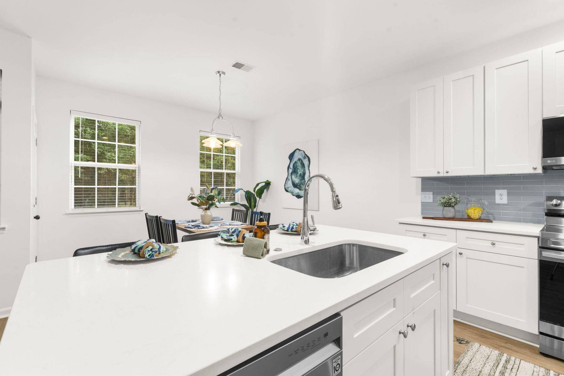111 Larissa Drive Photo 17