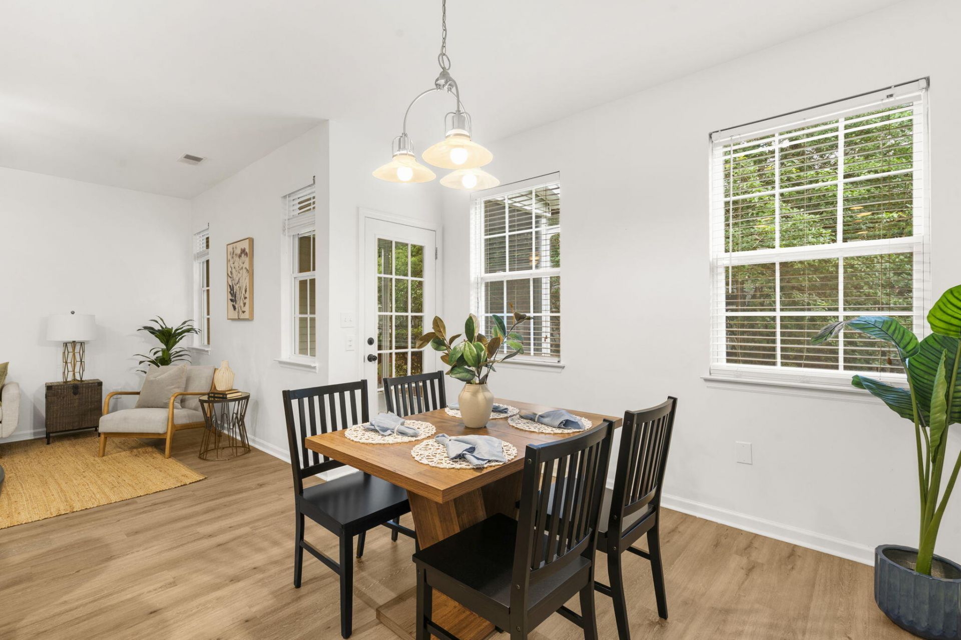 111 Larissa Drive Photo 18
