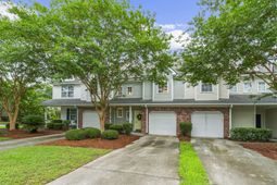 111 Larissa Drive photo 4