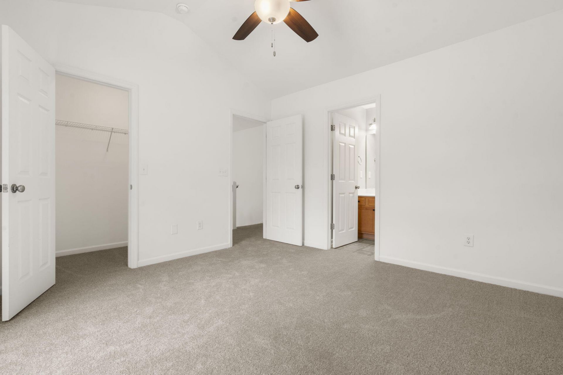 111 Larissa Drive Photo 23