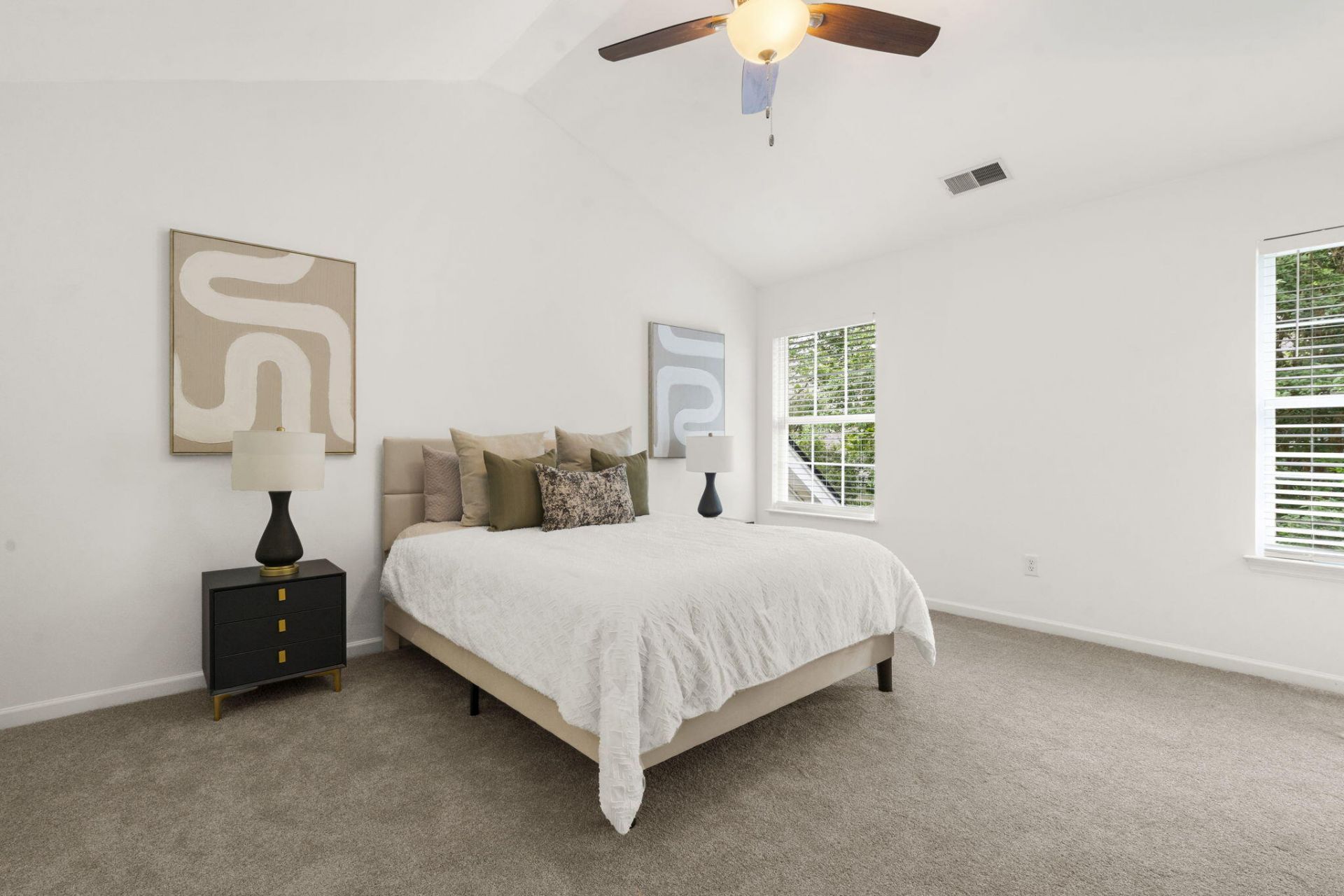 111 Larissa Drive Photo 26