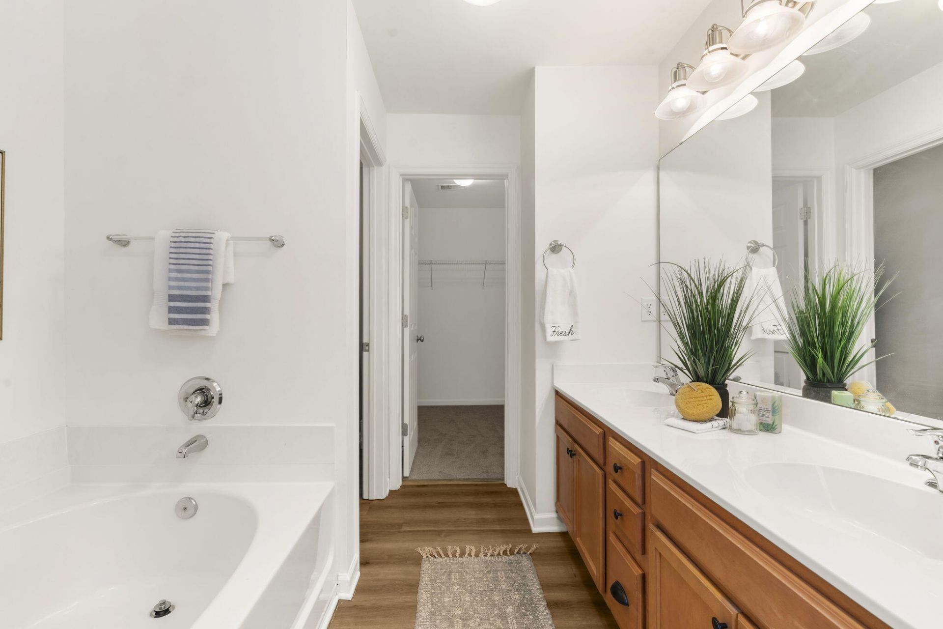 111 Larissa Drive Photo 29
