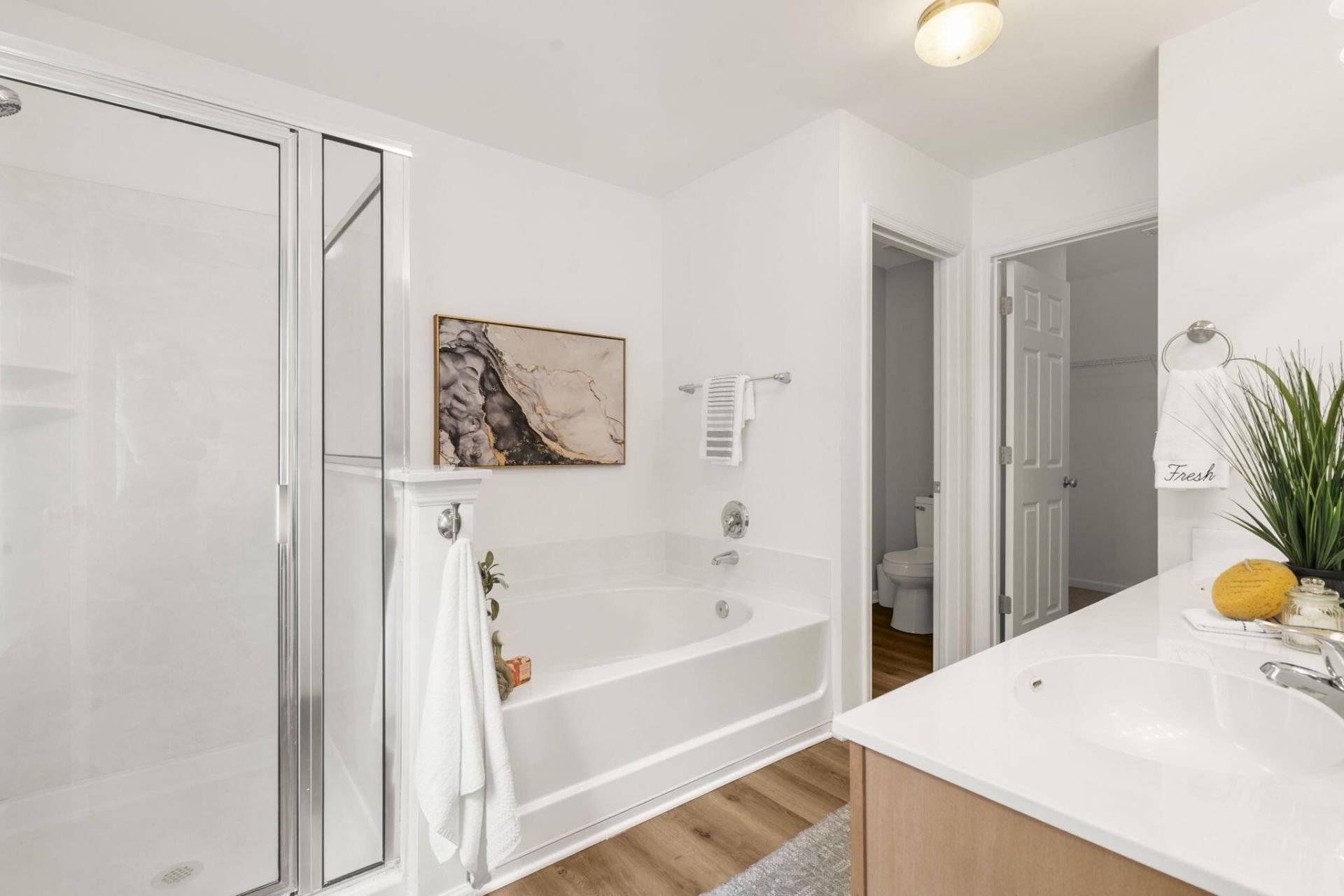 111 Larissa Drive Photo 31
