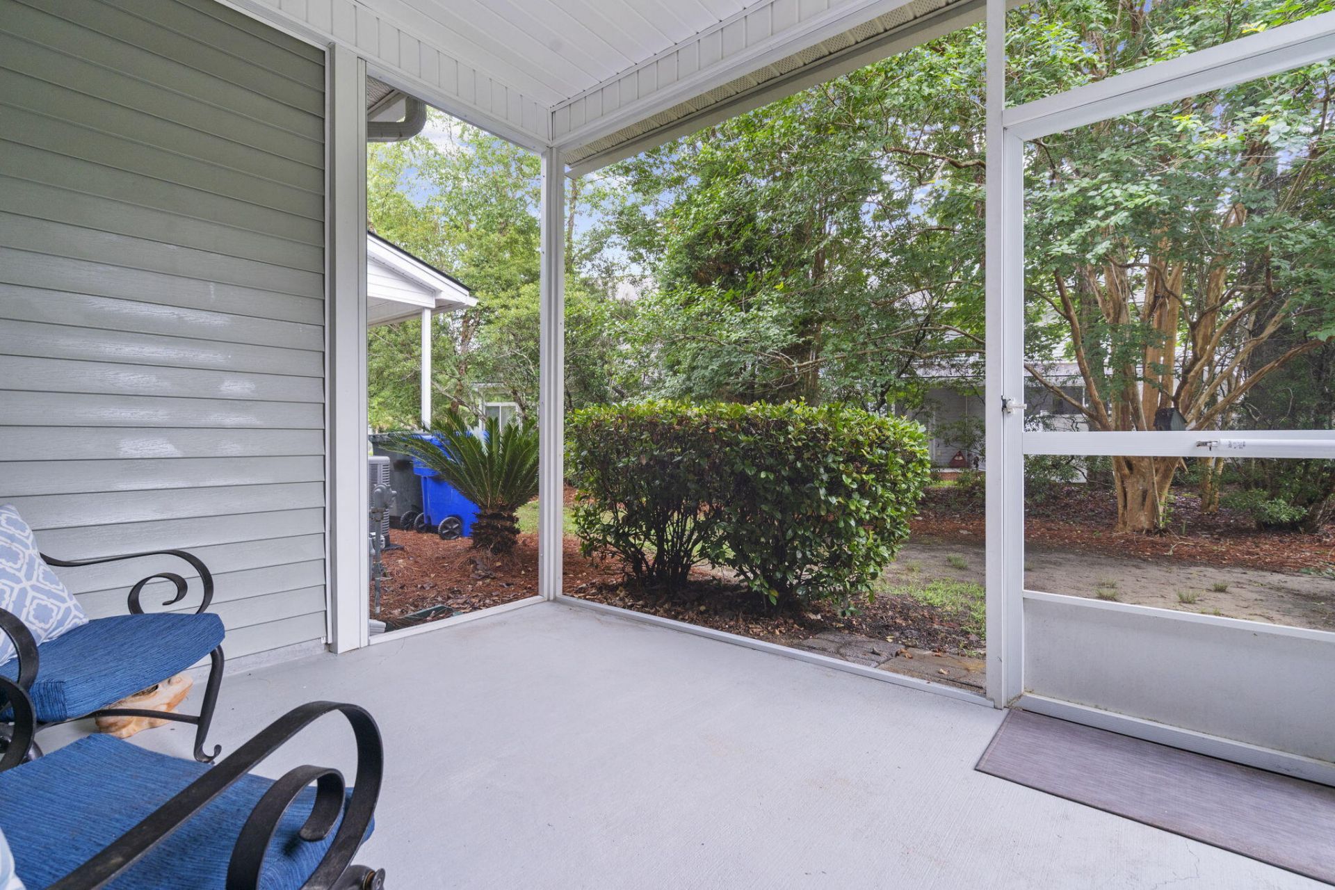 111 Larissa Drive Photo 32
