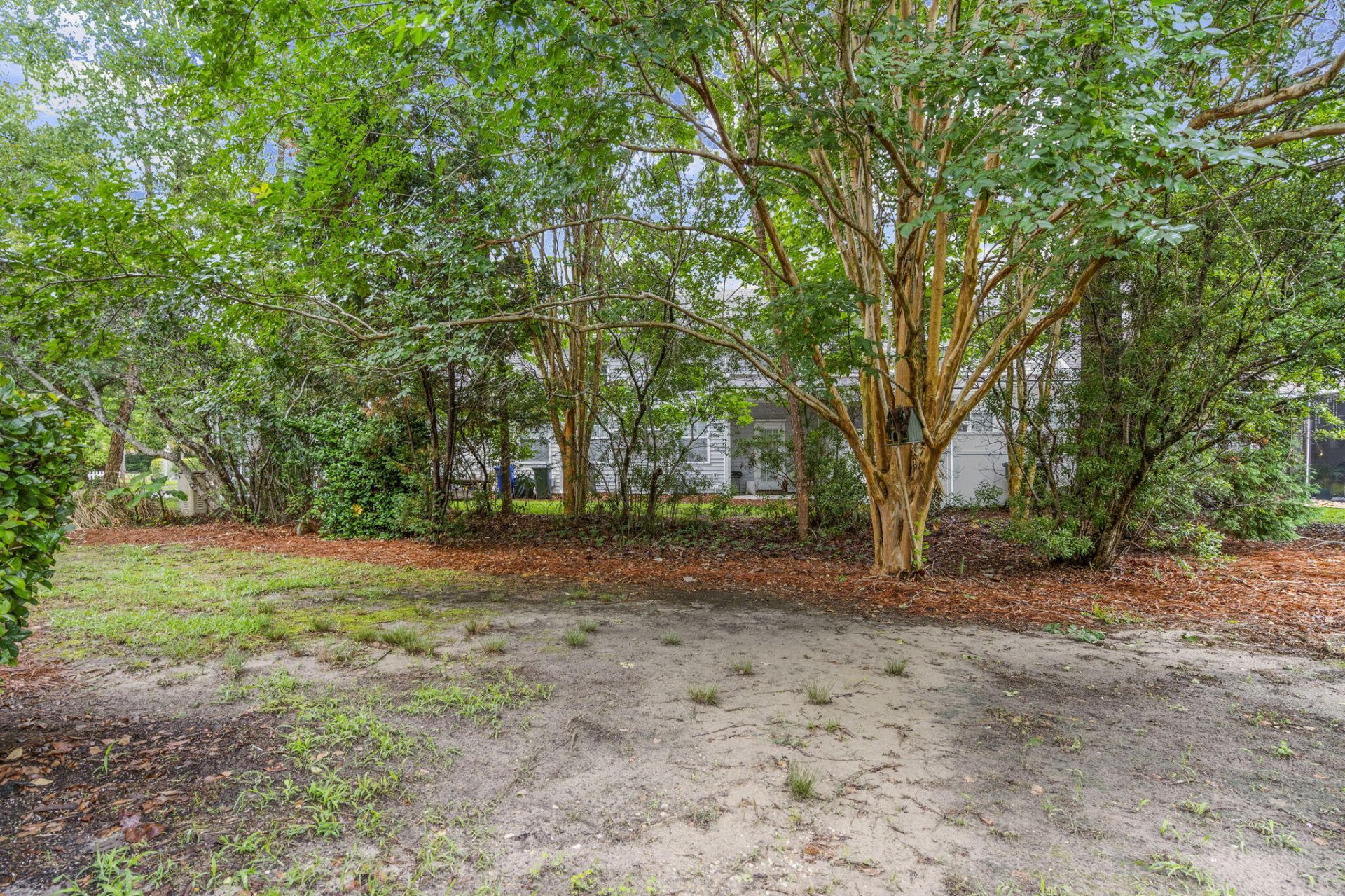 111 Larissa Drive Photo 34