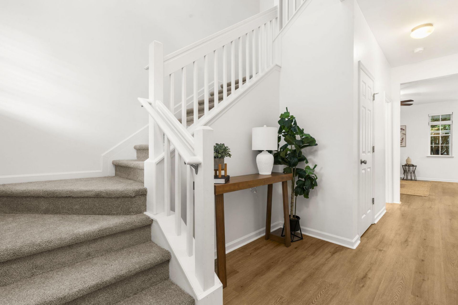 111 Larissa Drive Photo 5