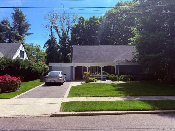 55 Warwick Road, Great Neck, NY 11023