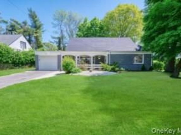 55 Warwick Road , Great Neck, NY 11023
