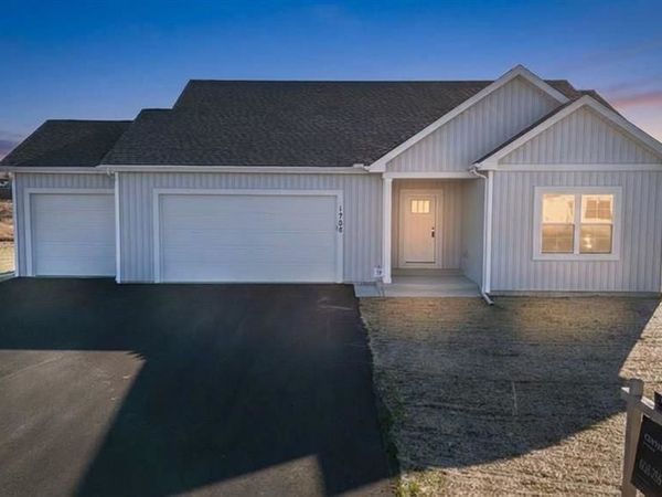375 Drumlin Loop, Ripon, WI 54971