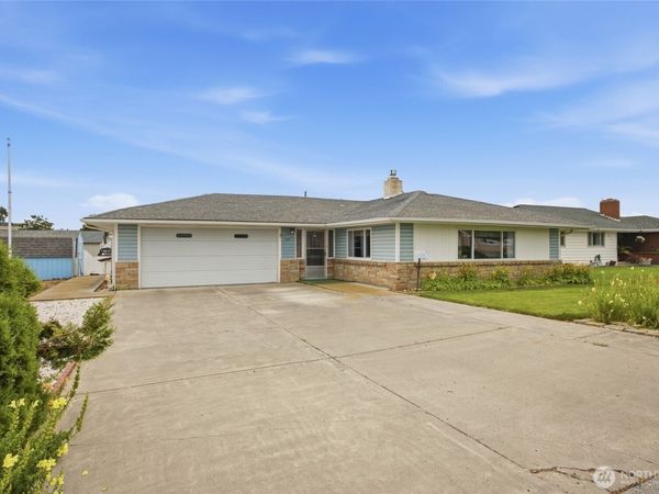 209 W 5th Street , Warden, WA 98857