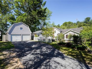 299 Log Cabin Road , Victor, NY 14564
